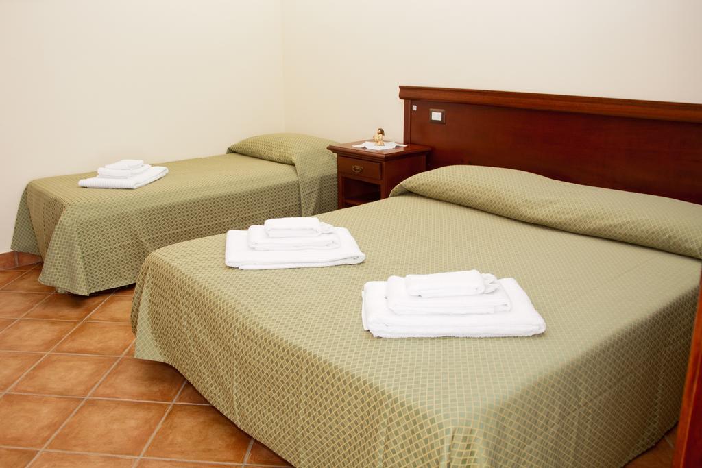 Agriturismo Valle Dell'Etna Roccella Valdemone Номер фото