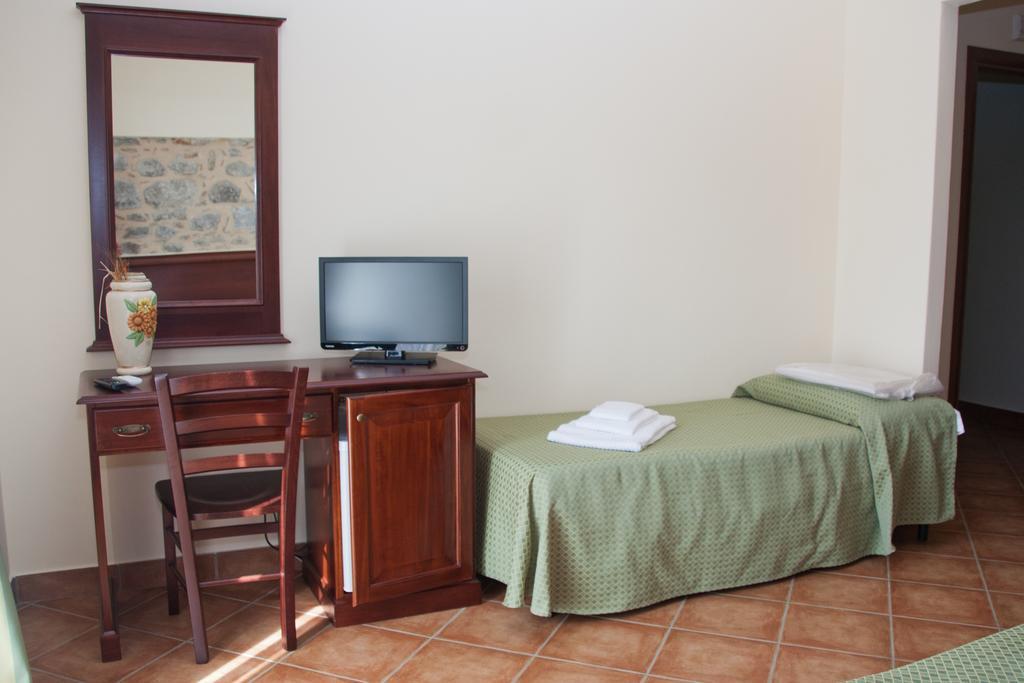 Agriturismo Valle Dell'Etna Roccella Valdemone Номер фото